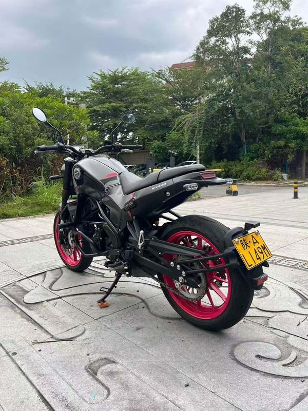 二手贝纳利幼狮 Leoncino 250