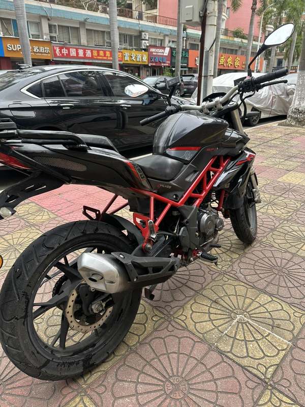 二手贝纳利红宝龙 TNT150i