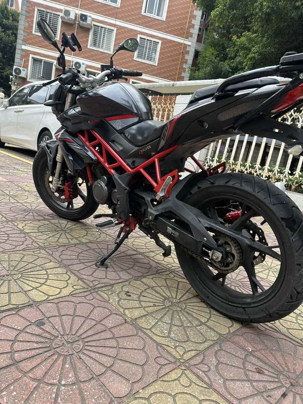 二手贝纳利红宝龙 TNT150i