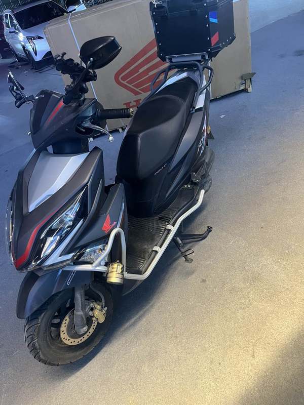 二手新大洲本田裂行 RX125Fi