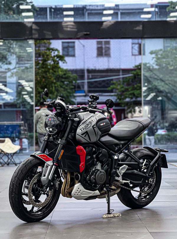 二手凯旋Trident 660