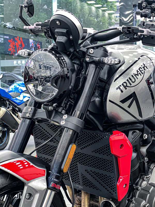 二手凯旋Trident 660