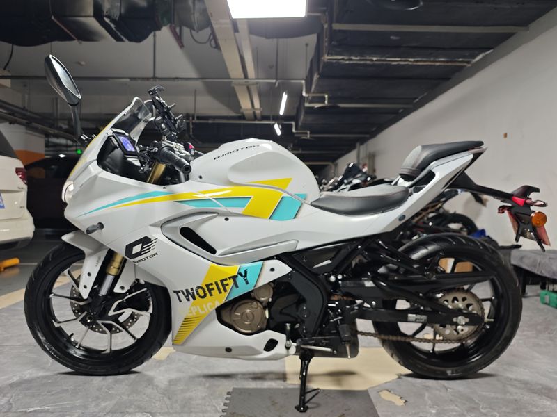二手QJMOTOR赛250