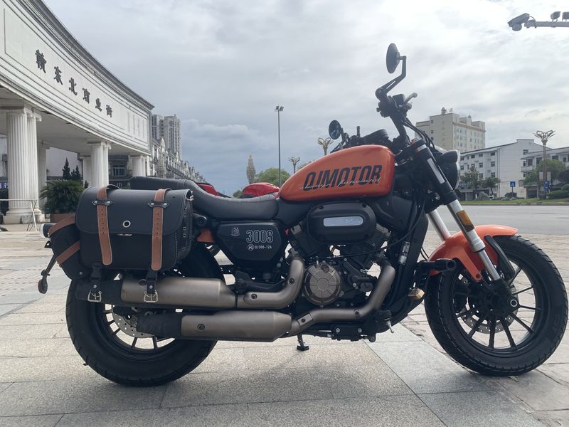 二手QJMOTOR闪300