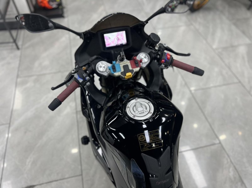 二手贝纳利龙卷风 Tornado 402R