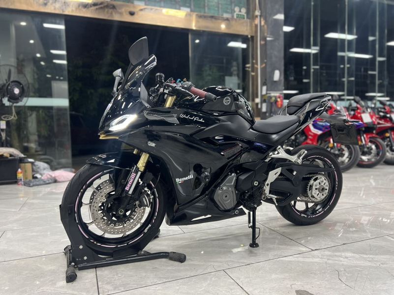 二手贝纳利龙卷风 Tornado 402R