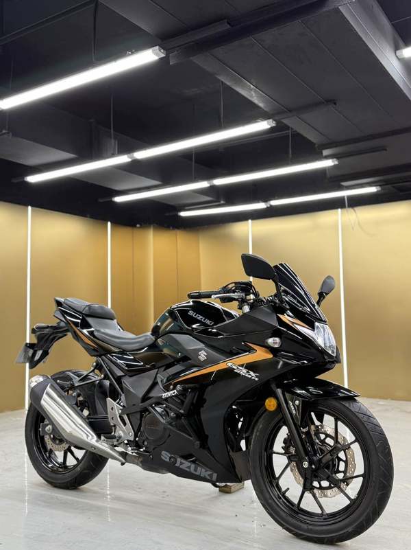 二手豪爵铃木GSX250R