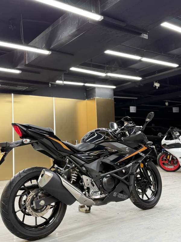 二手豪爵铃木GSX250R