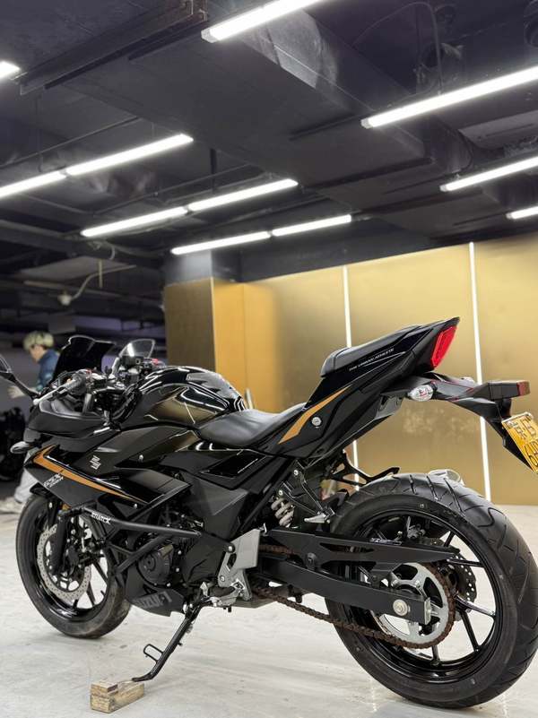 二手豪爵铃木GSX250R
