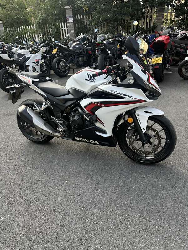二手本田CBR400R