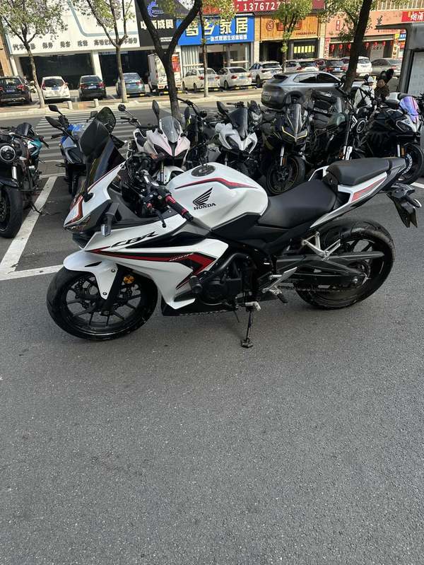 二手本田CBR400R