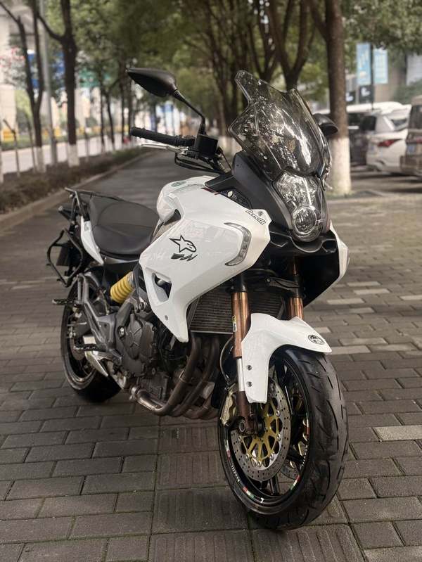 二手贝纳利BN 600 GT