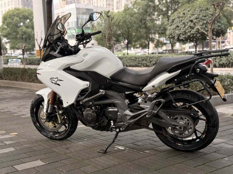 二手贝纳利BN 600 GT