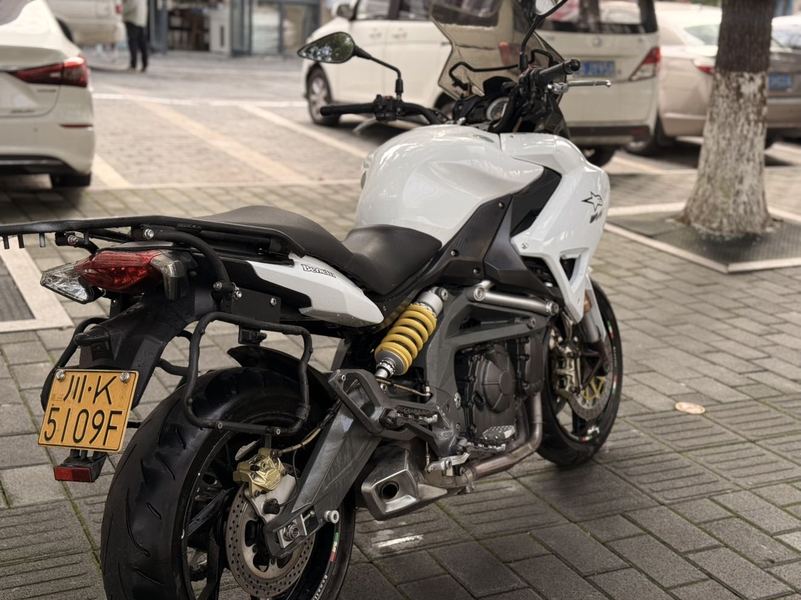 二手贝纳利BN 600 GT