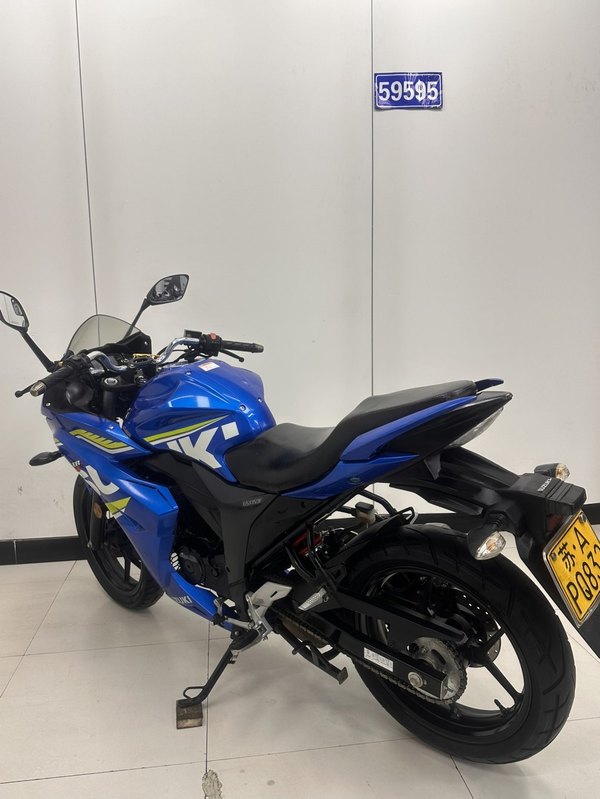 二手济南铃木极客飒 Gixxer 155