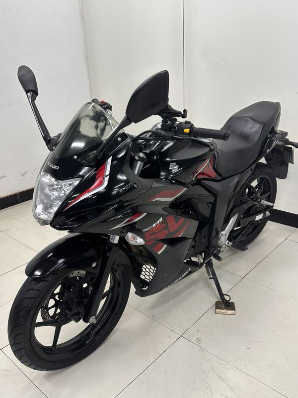二手济南铃木极客飒 Gixxer 155