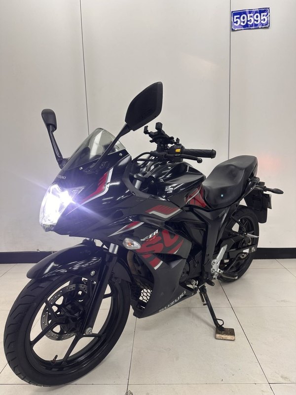 二手济南铃木极客飒 Gixxer 155