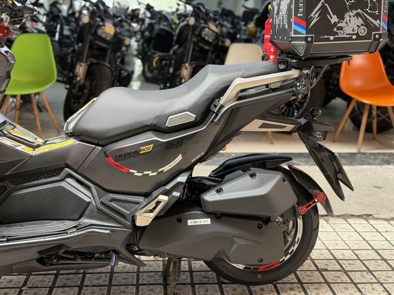 二手三阳哈士奇 Husky ADV150