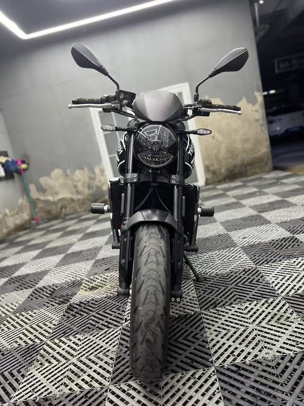 二手凯旋Trident 660