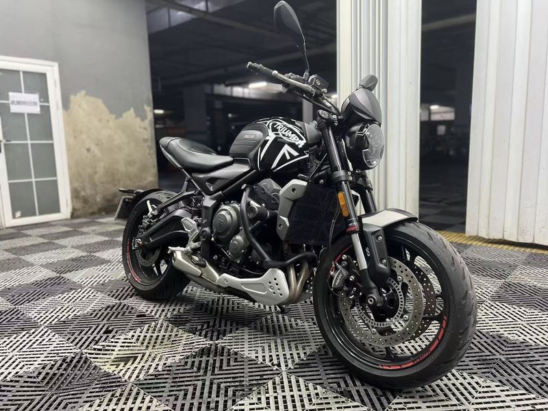 二手凯旋Trident 660