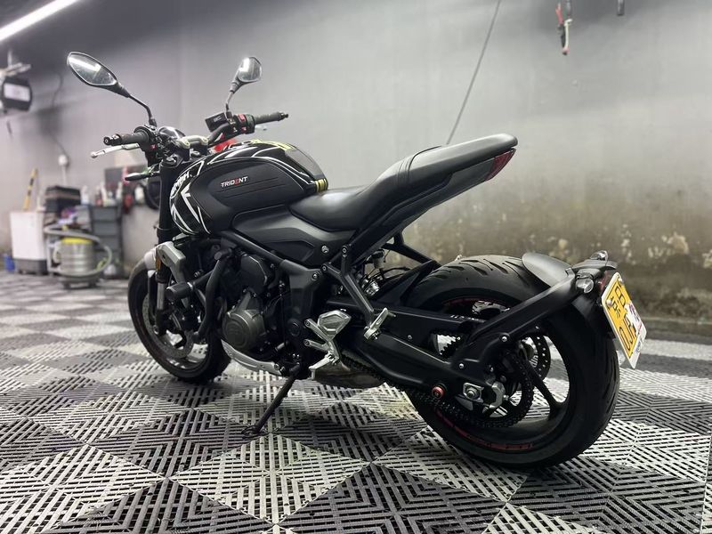 二手凯旋Trident 660