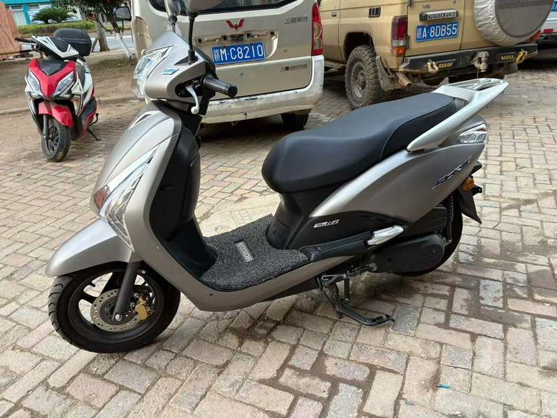 二手五羊本田SCR110 佳御