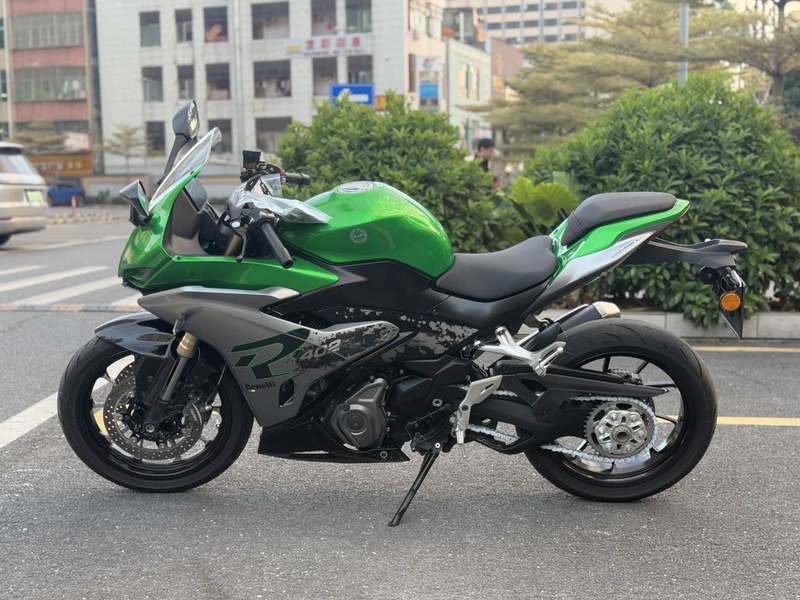 二手贝纳利龙卷风 Tornado 402R