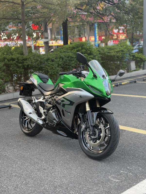 二手贝纳利龙卷风 Tornado 402R