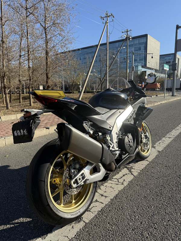 二手阿普利亚RSV4
