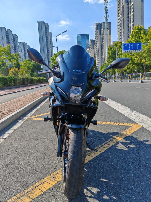 二手豪爵铃木GSX250R