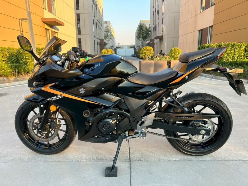 二手豪爵铃木GSX250R
