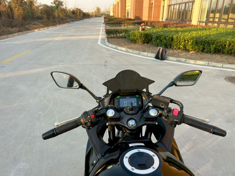 二手豪爵铃木GSX250R