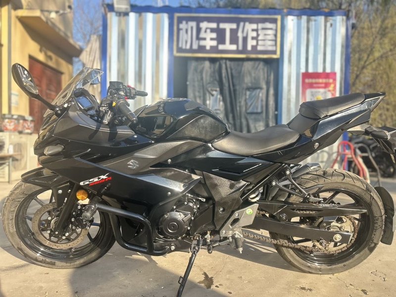 二手豪爵铃木GSX250R