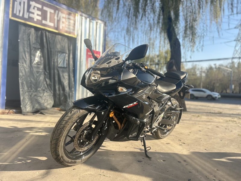 二手豪爵铃木GSX250R