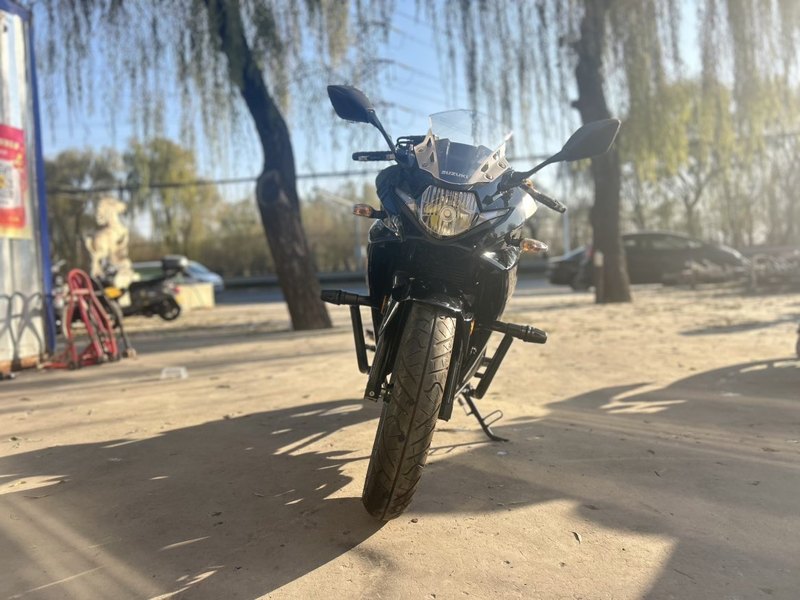 二手豪爵铃木GSX250R