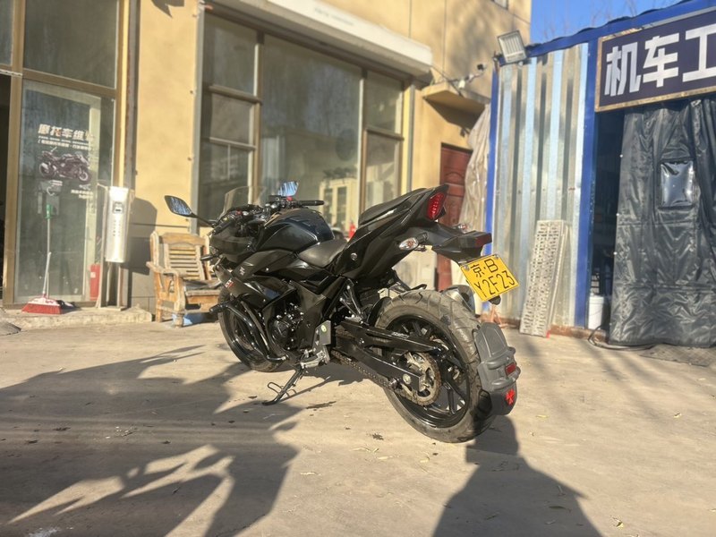 二手豪爵铃木GSX250R