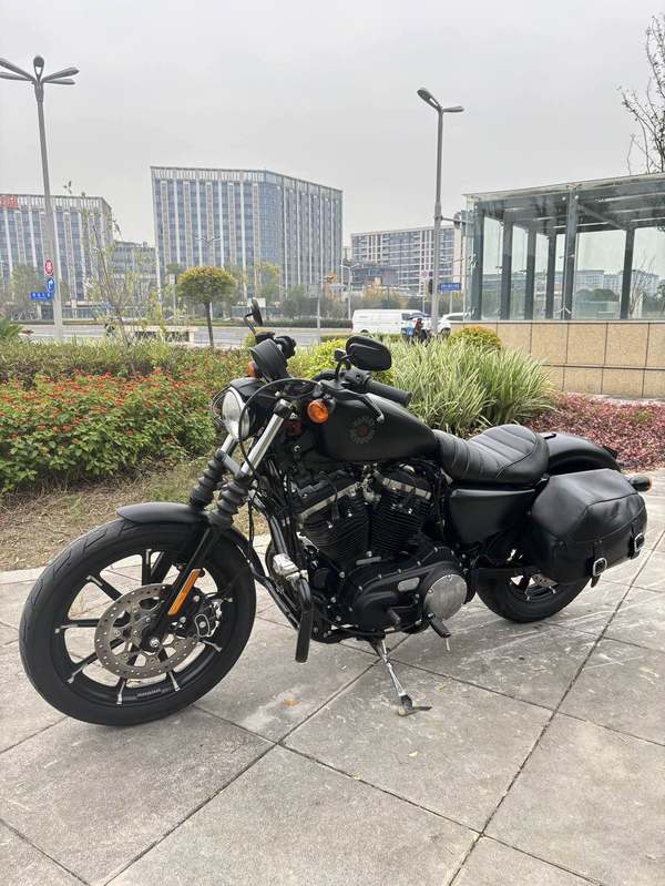 二手哈雷戴维森Iron883 硬汉
