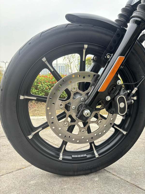 二手哈雷戴维森Iron883 硬汉