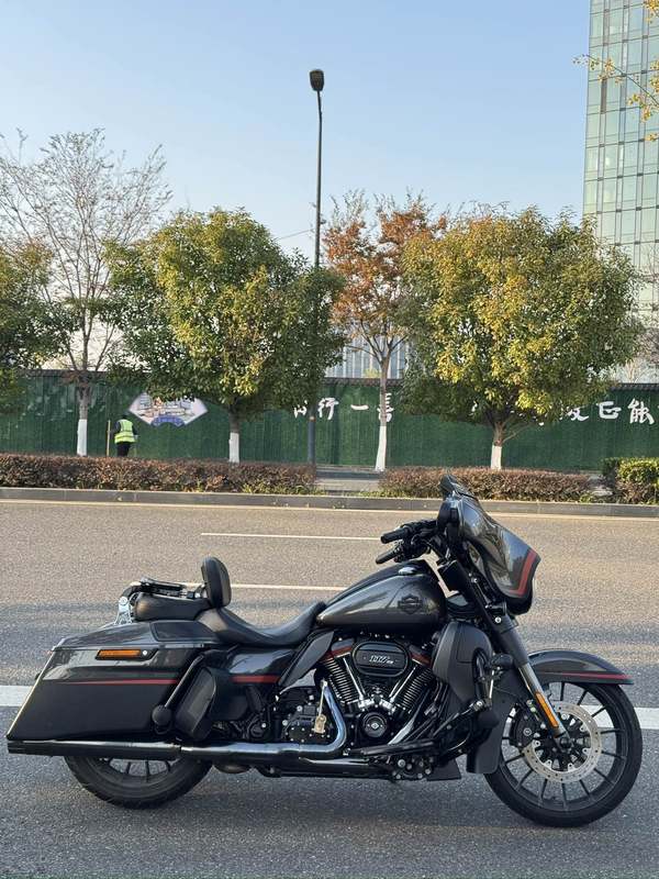 二手哈雷戴维森大道滑翔 Street Glide