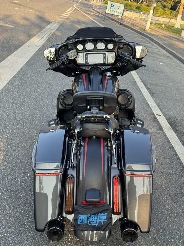 二手哈雷戴维森大道滑翔 Street Glide