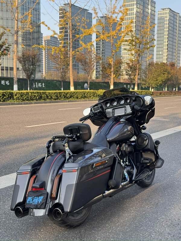 二手哈雷戴维森大道滑翔 Street Glide