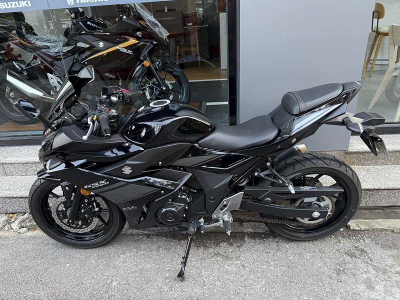 二手豪爵铃木GSX250R