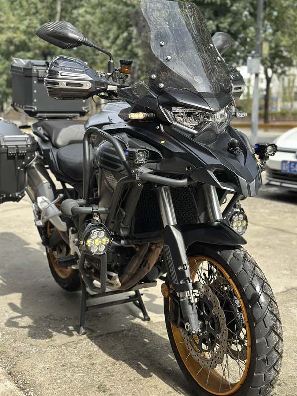 二手贝纳利TRK552