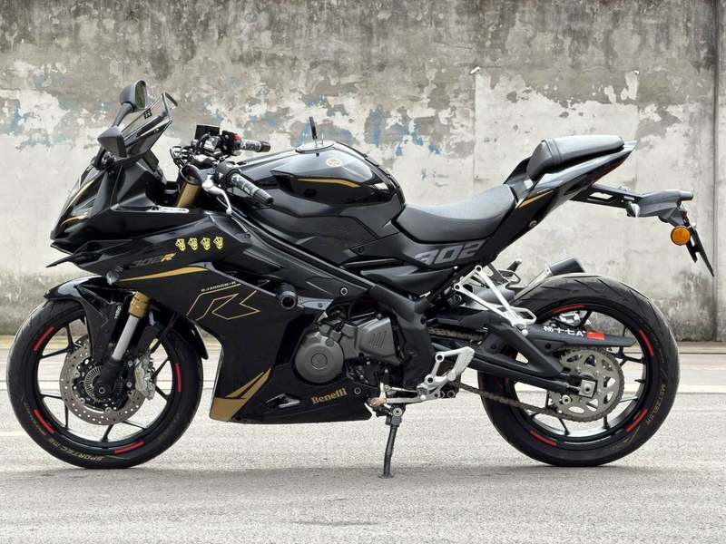 二手贝纳利龙卷风 Tornado 302R