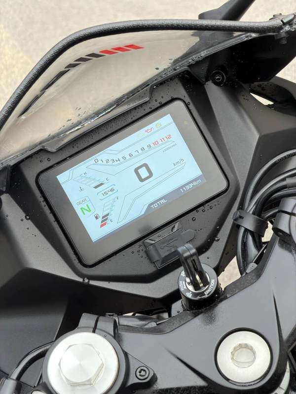 二手贝纳利龙卷风 Tornado 302R