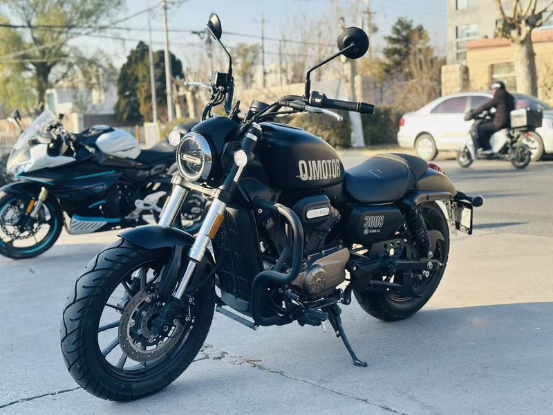 二手QJMOTOR闪300