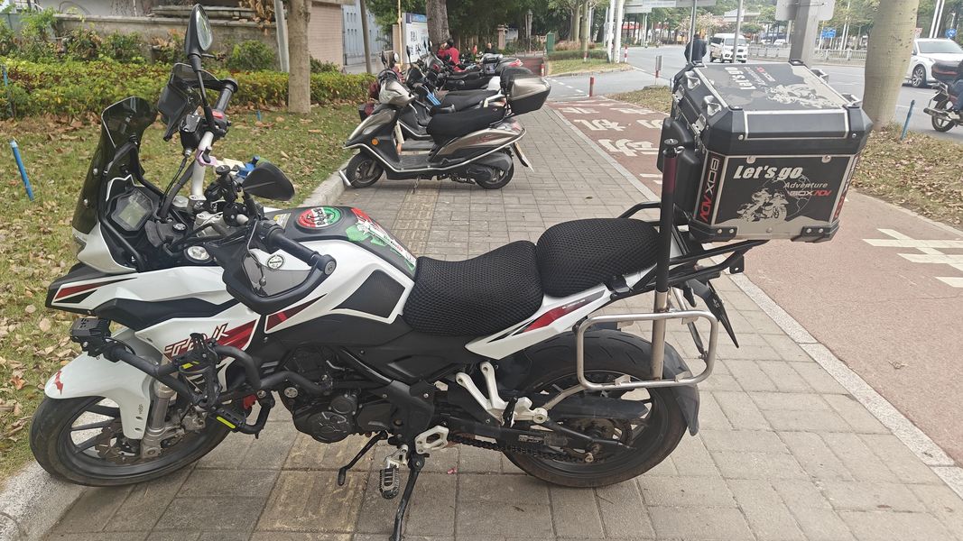 二手贝纳利金鹏 TRK251