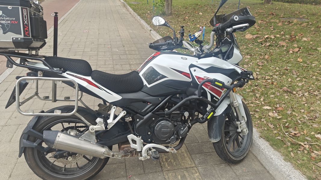 二手贝纳利金鹏 TRK251