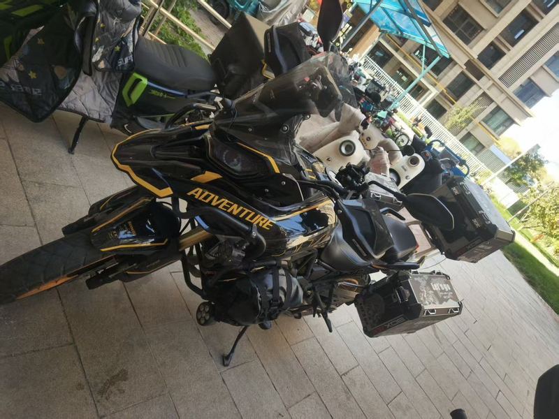 二手贝纳利TRK702