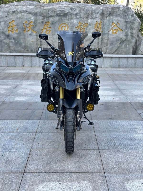 二手贝纳利TRK702